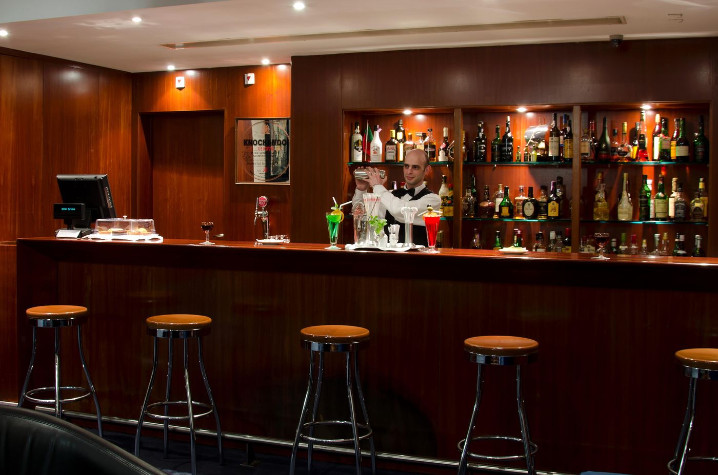 VIP-Executive-Zurique-Bar-13