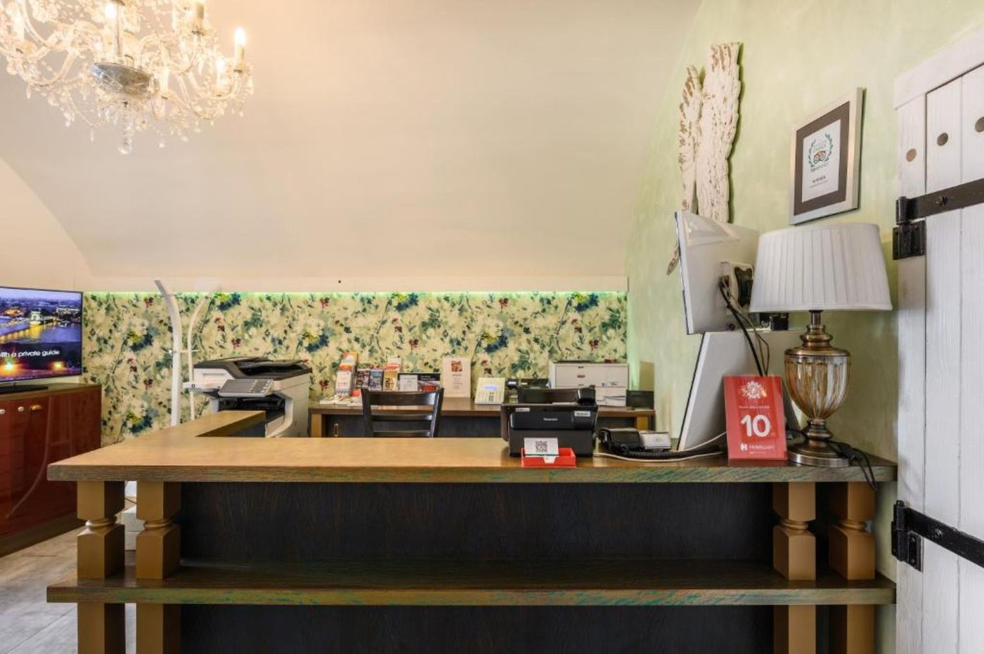 Maison-Bistro---Hotel-Lobby-12