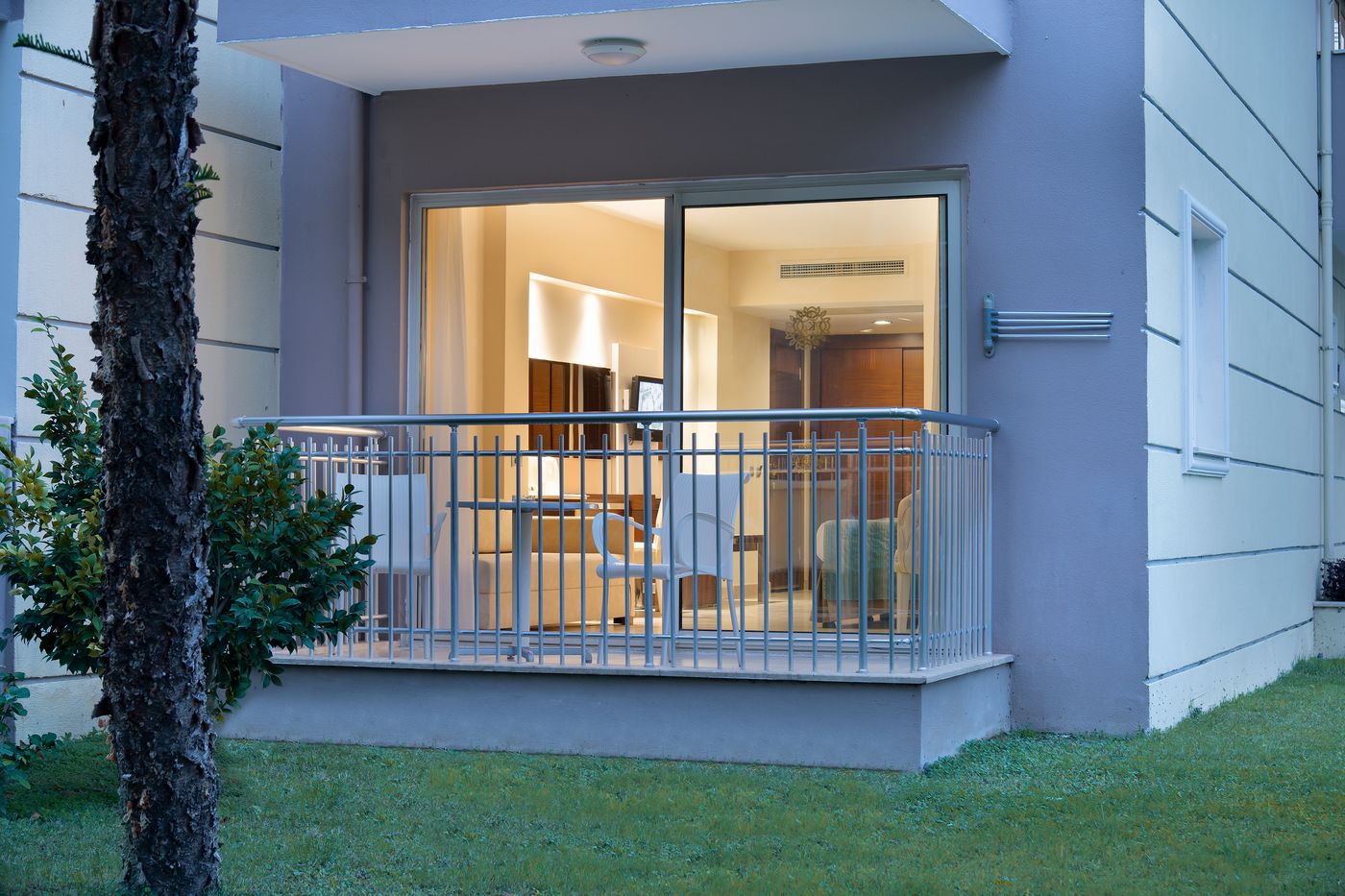 Kamelya Collection Aishen K Club