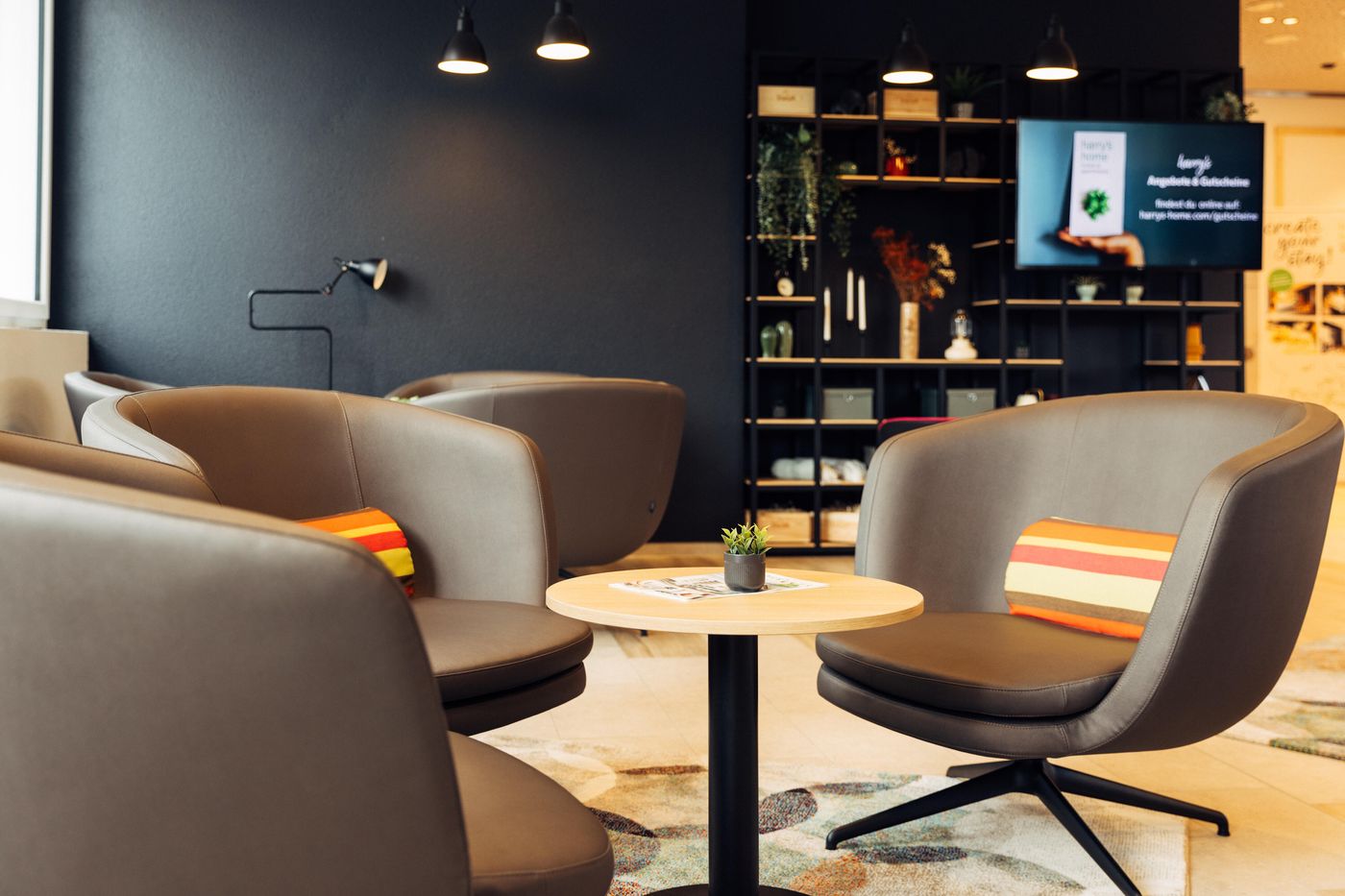 Harry's Home Zürich Limmattal-Switzerland-Spreitenbach-Lobby-7