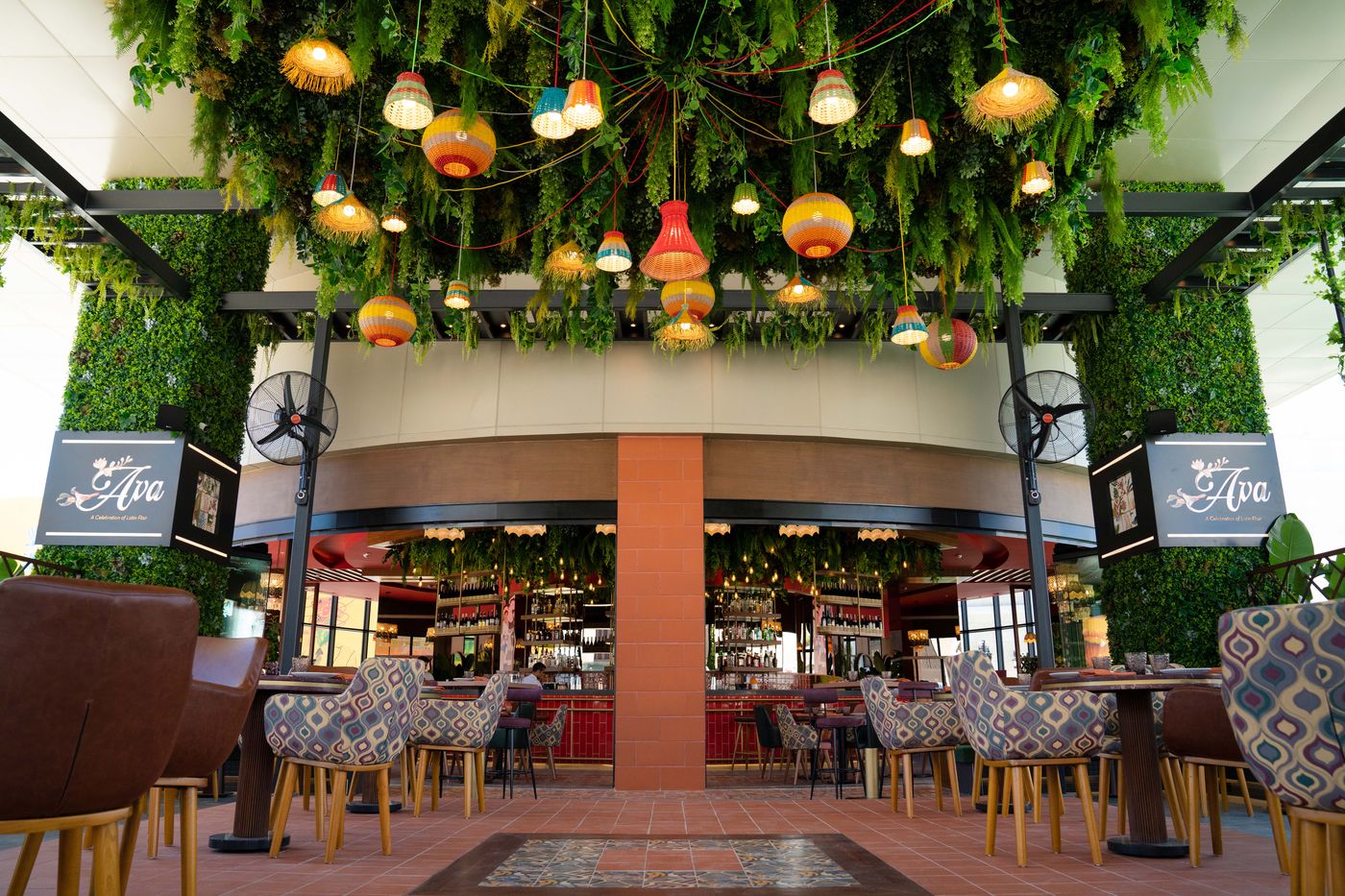 The-Land-of-Legends-Kingdom-Bar-55