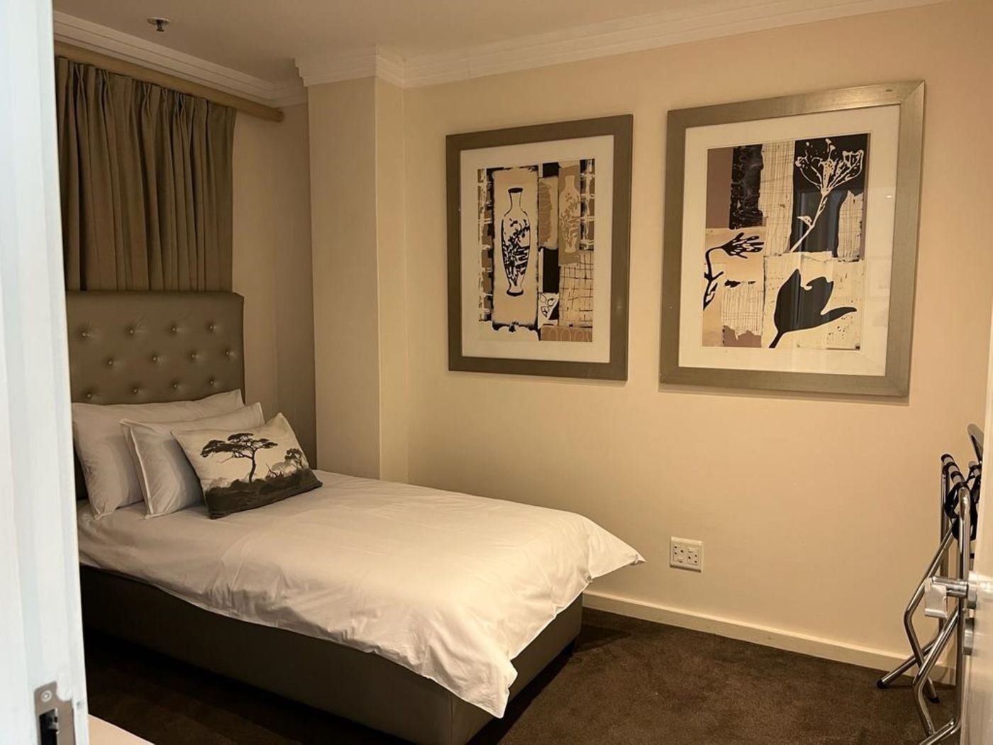 Mandela-Rhodes-Place-Hotel---Spa-Room-37