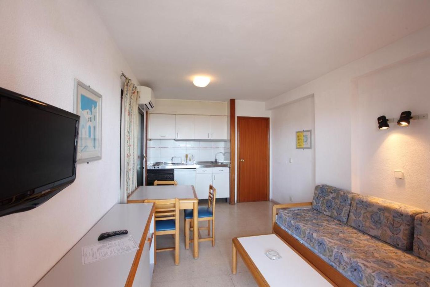 La-Caseta-Apartments-Room-13