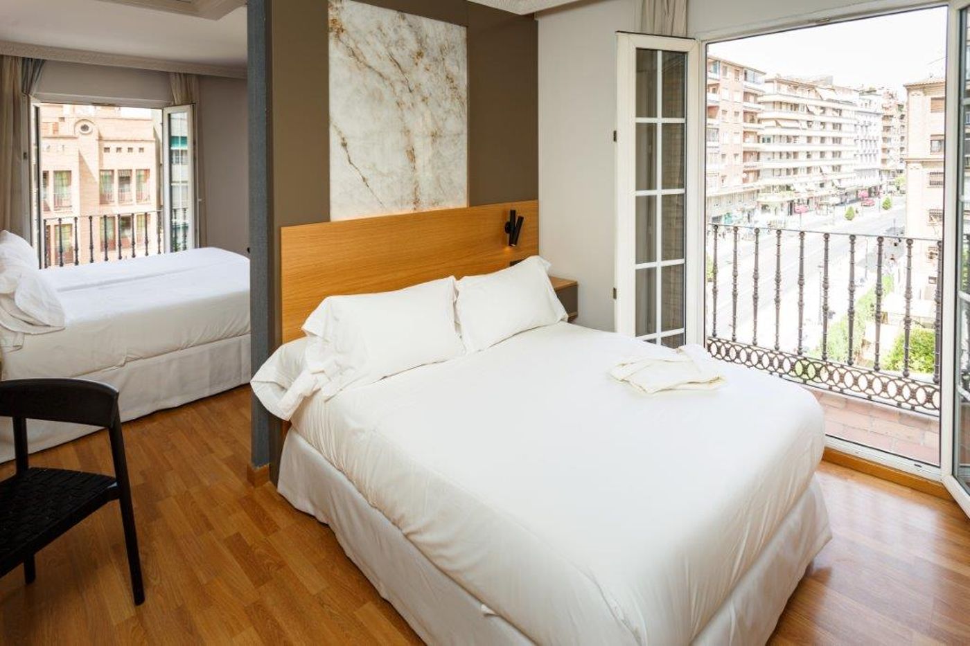 Dauro Premier-Spain-GRANADA-Room-6