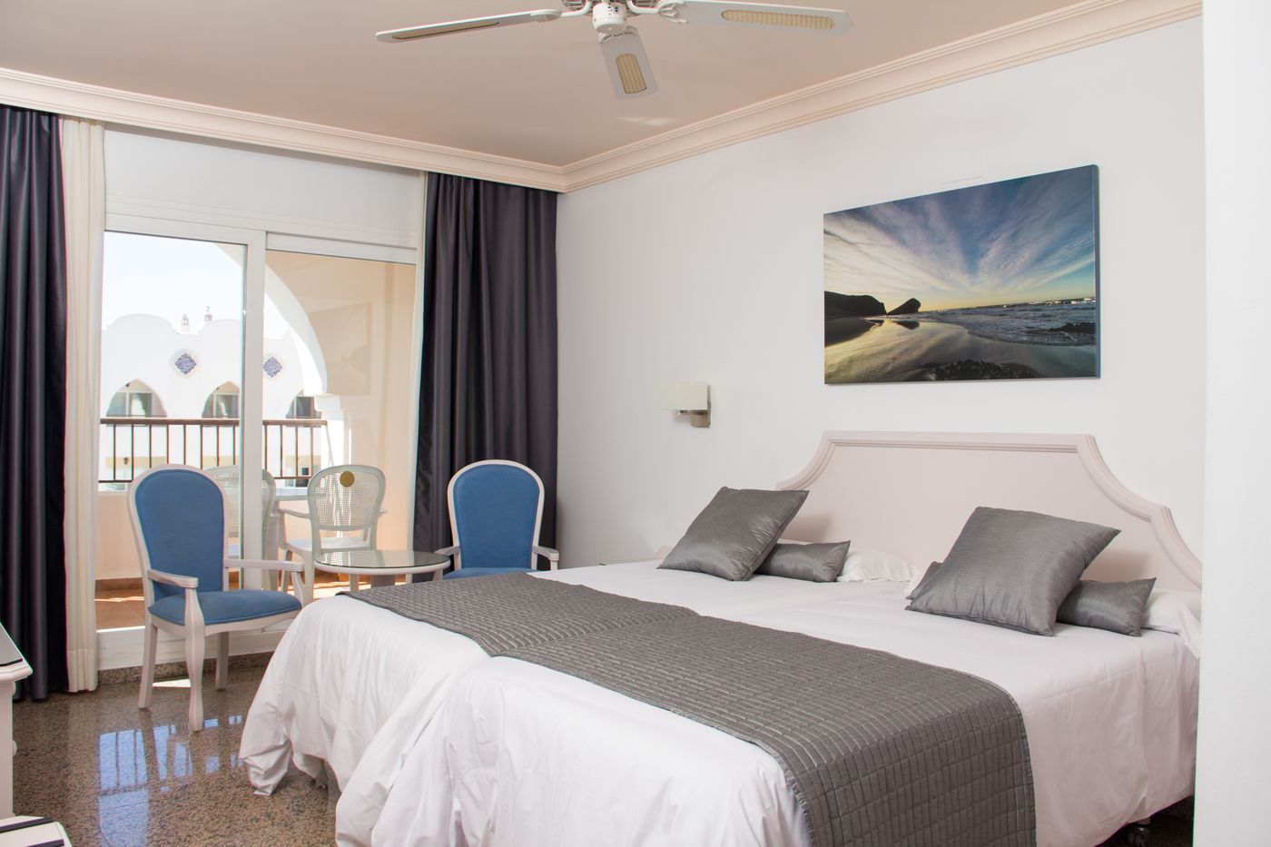 Mac-Puerto-Marina-Benalmadena-Room-21