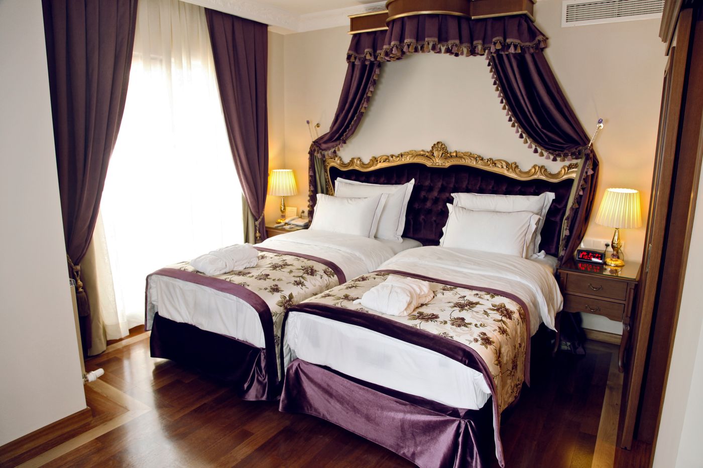 GLK-Premier-Sea-Mansion-Suites---Spa-Room-28