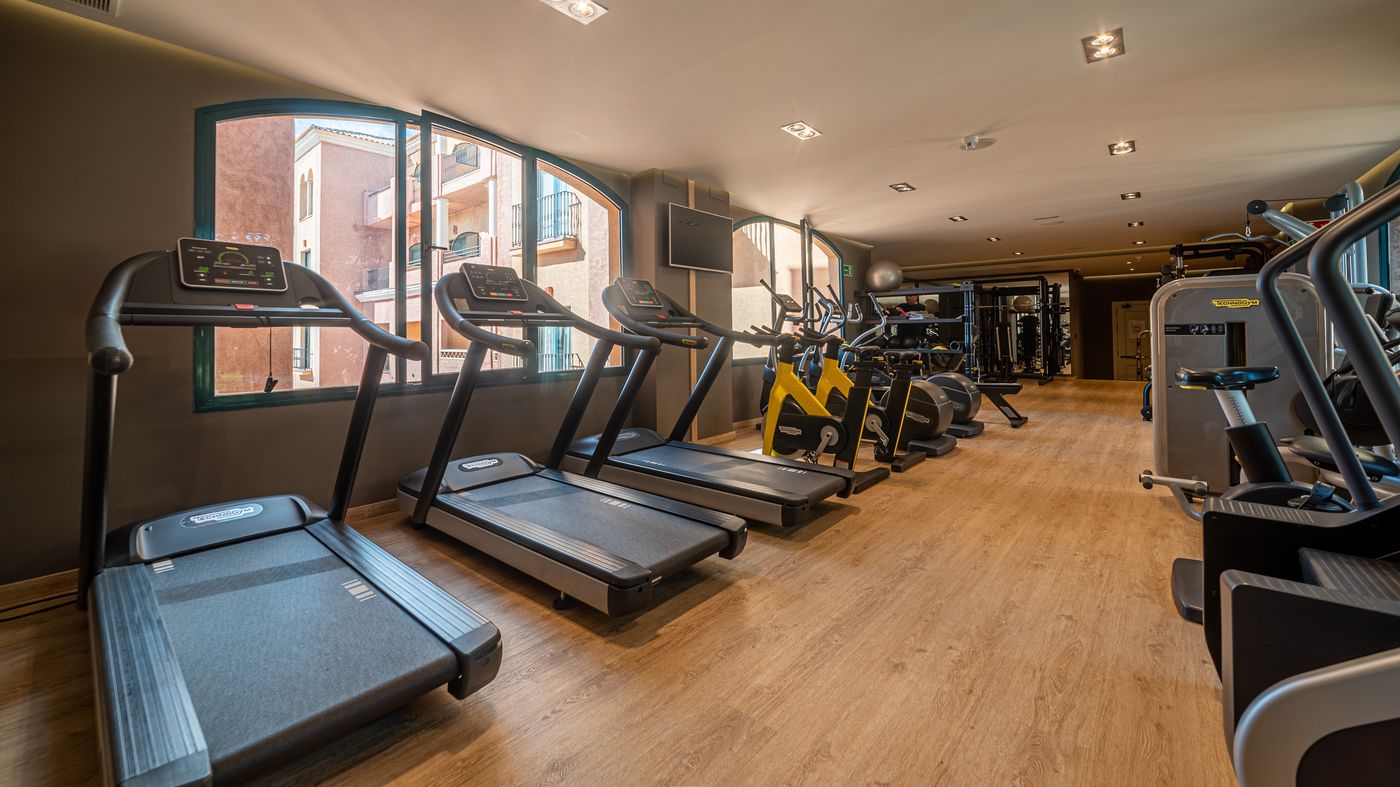 Barcelo-Punta-Umbr----a-Mar-Sports-and-Entertainment-81