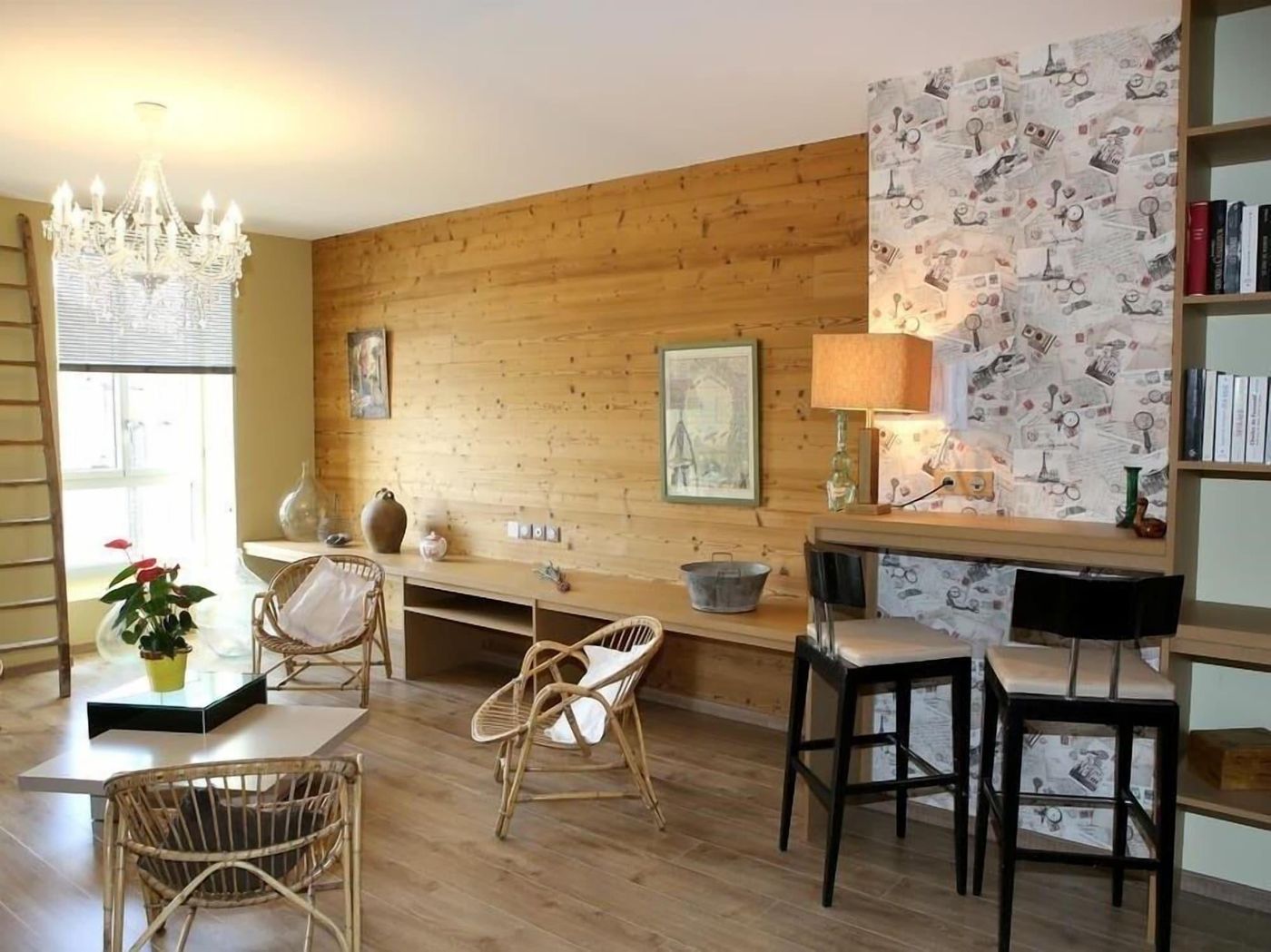 Aux Pierres Magiques - France - SAINT-LAURENT-DE-CHAMOUSSET - Bar - 3