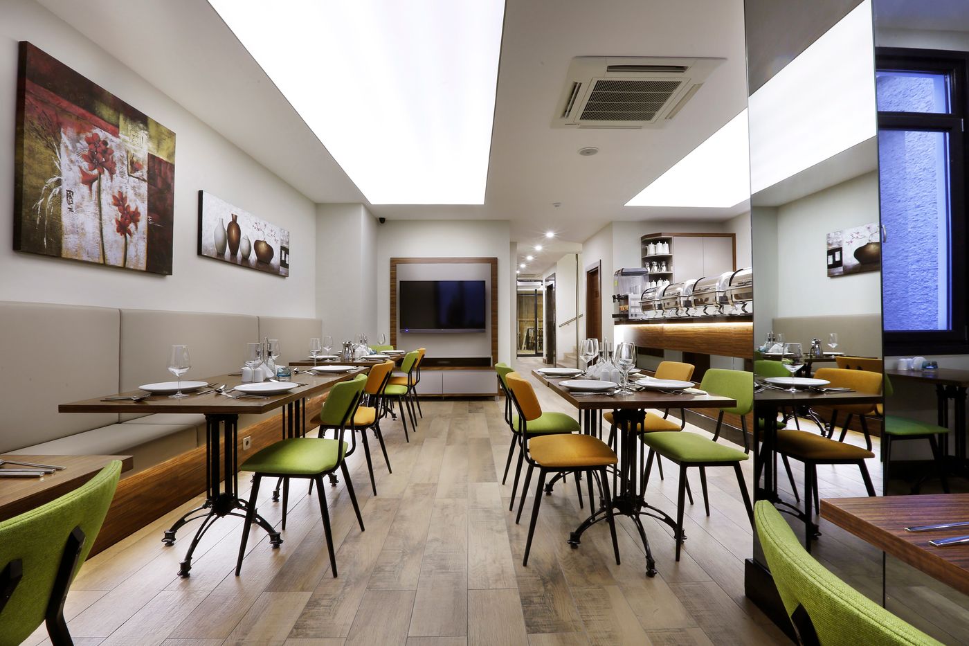 The-White-Orient-Hotel-Restaurant-28