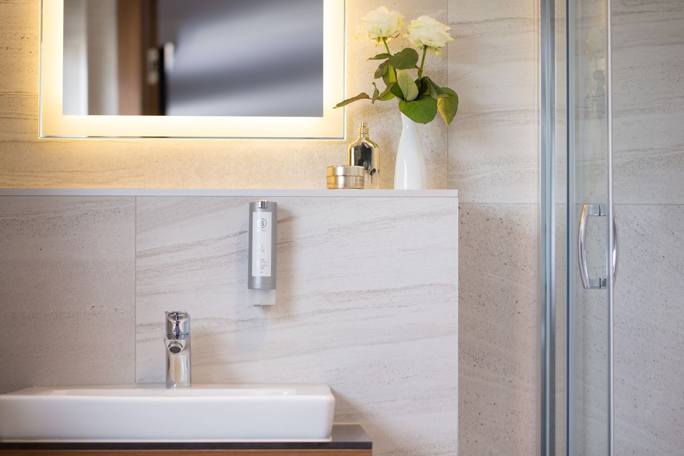 Ascot-Premium-Room-26