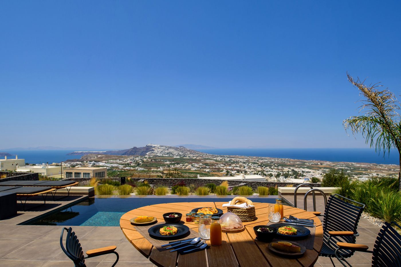 Apikia-Santorini-Room-93