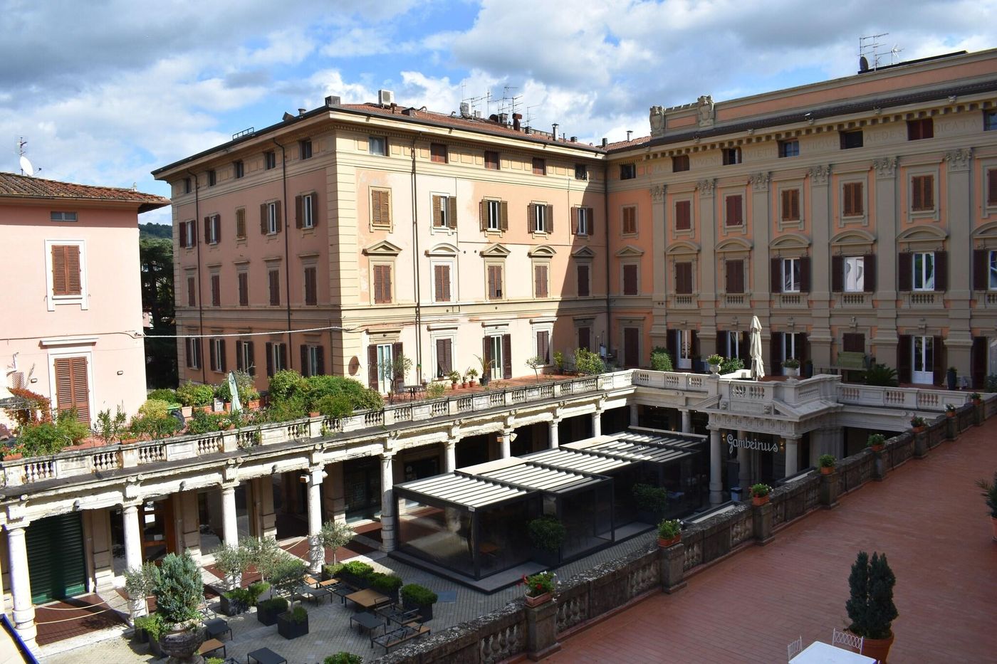 Grand-Hotel-Plaza-E-Locanda-Maggiore-Terrace-8