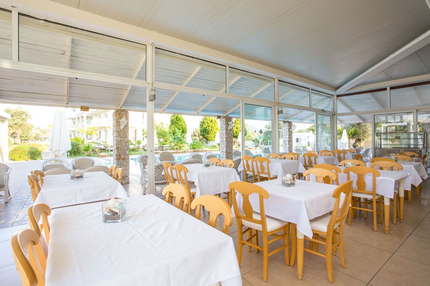 Evita-Studios-Restaurant-20