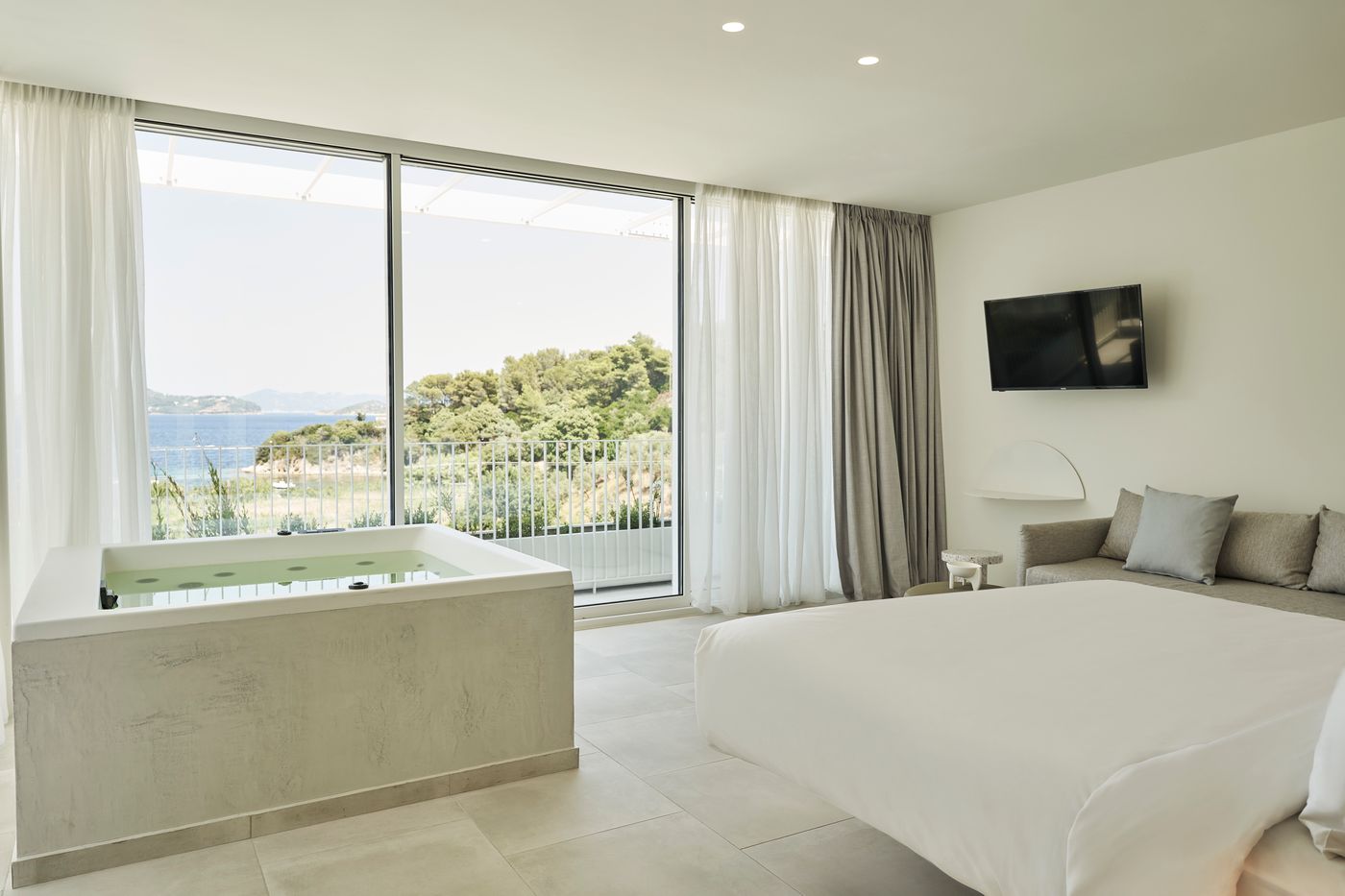 Radisson-Resort-Plaza-Skiathos-Room-29