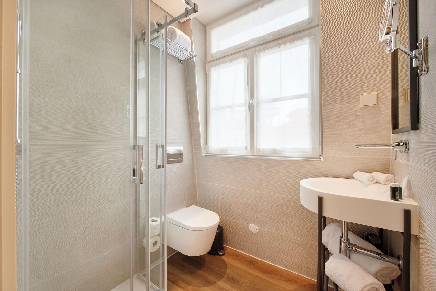 Moon-and-Sun-Lisboa-Room-42