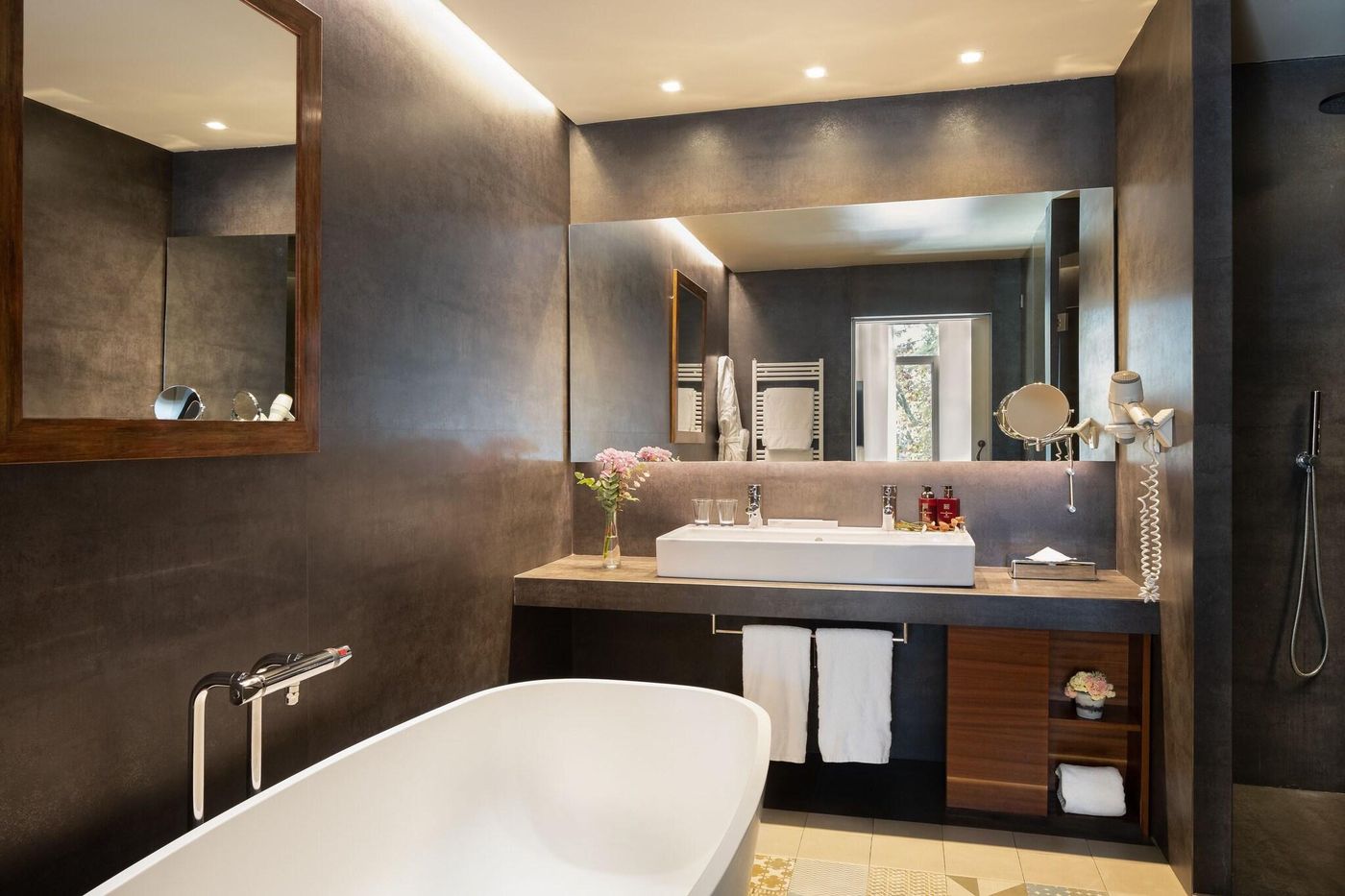 Duquesa de Cardona-Spain-Barcelona-Room-9