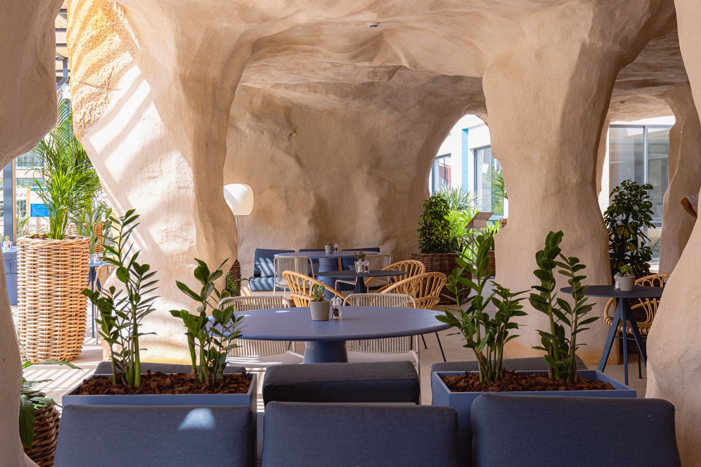 Hilton-Vilamoura-As-Cascatas-Golf-Resort---Spa-Bar-53