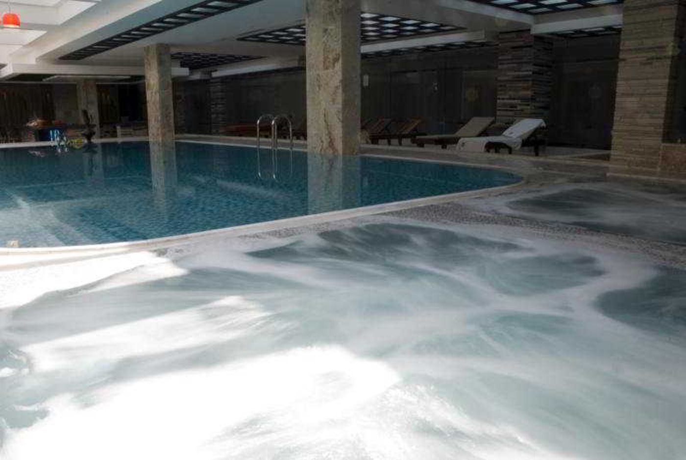 BC-Spa-Hotel-Pool-60