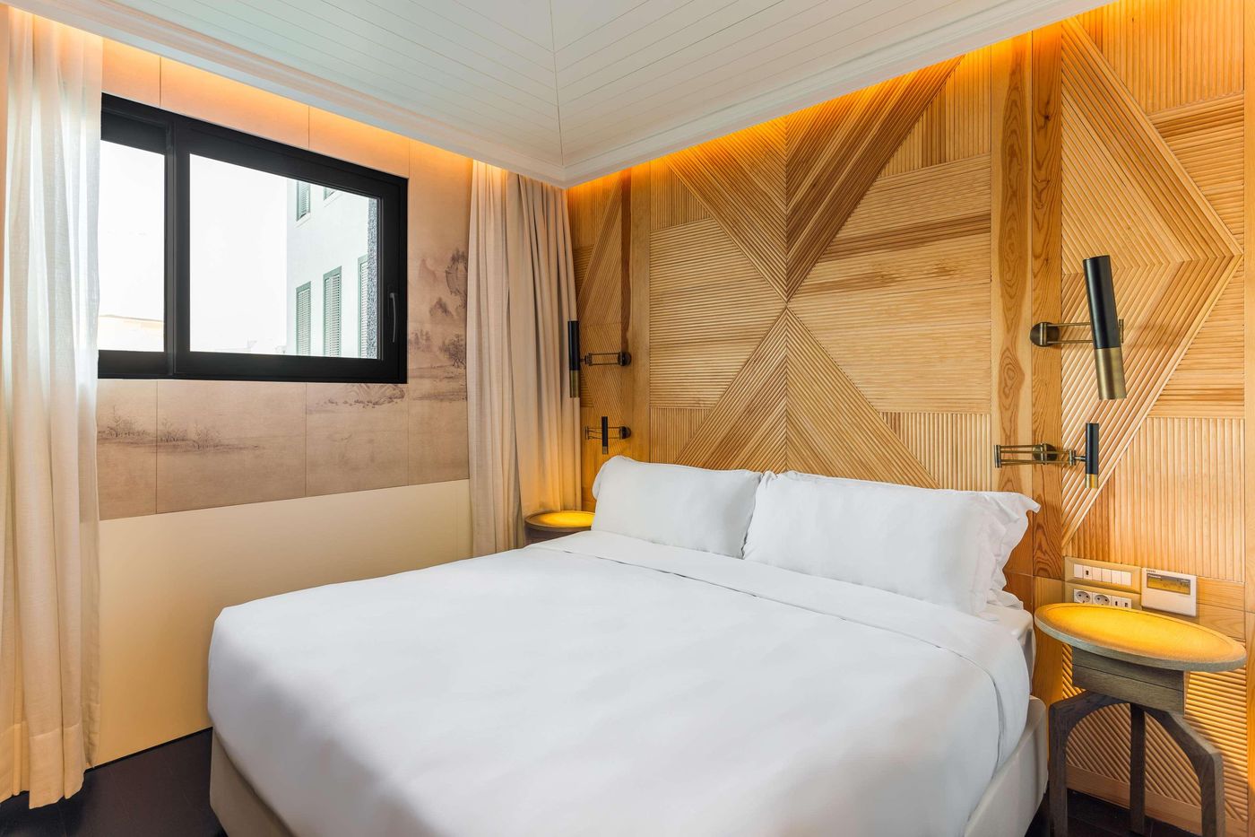 Room-Mate-Emir-Room-50