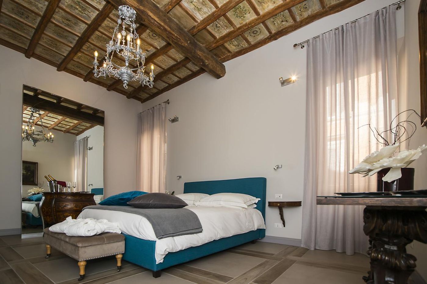 Rome-Frattina-27-Room-1