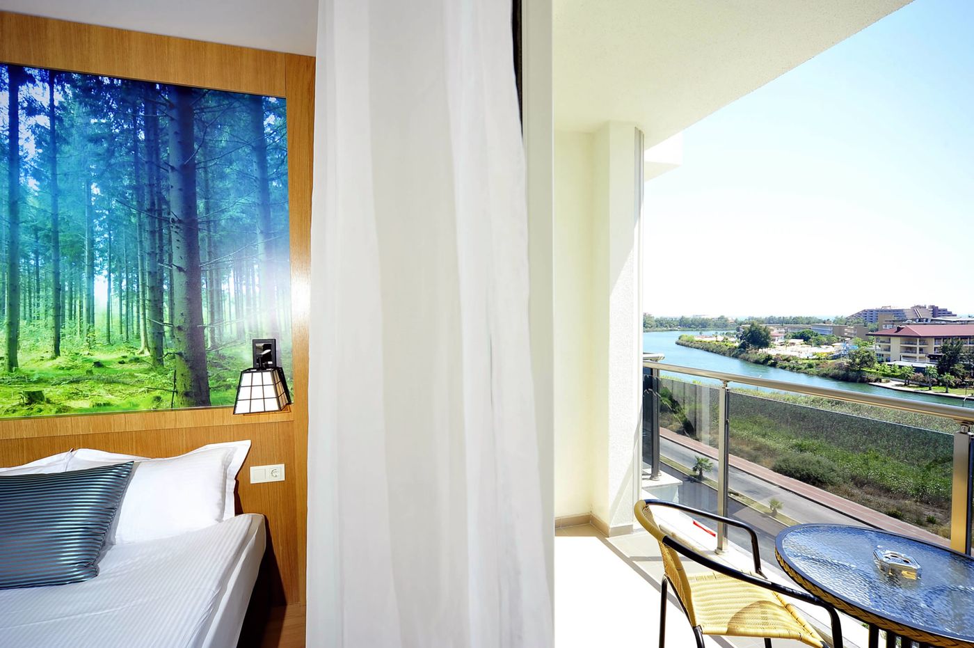 Lake---River-Side-Hotel---Spa-Room-16