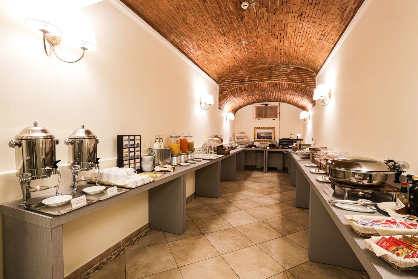 Embassy-Restaurant-50