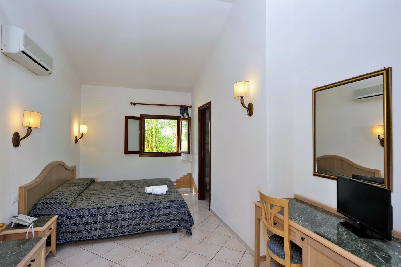 Cala Mirto Hotel-Italy-BUDONI-Room-5