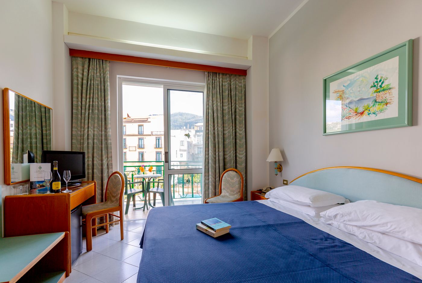 Carlton-International-Room-11