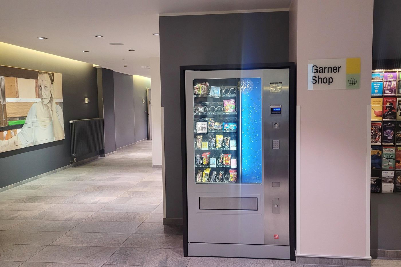 Select-Hotel-Berlin-The-Wall-General-view-15