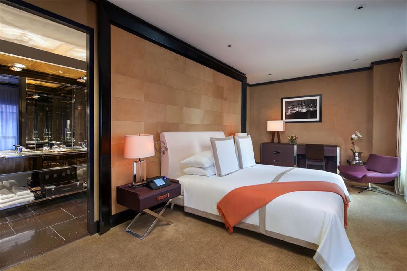 The-Chatwal-in-the-unbound-Collection-Room-21