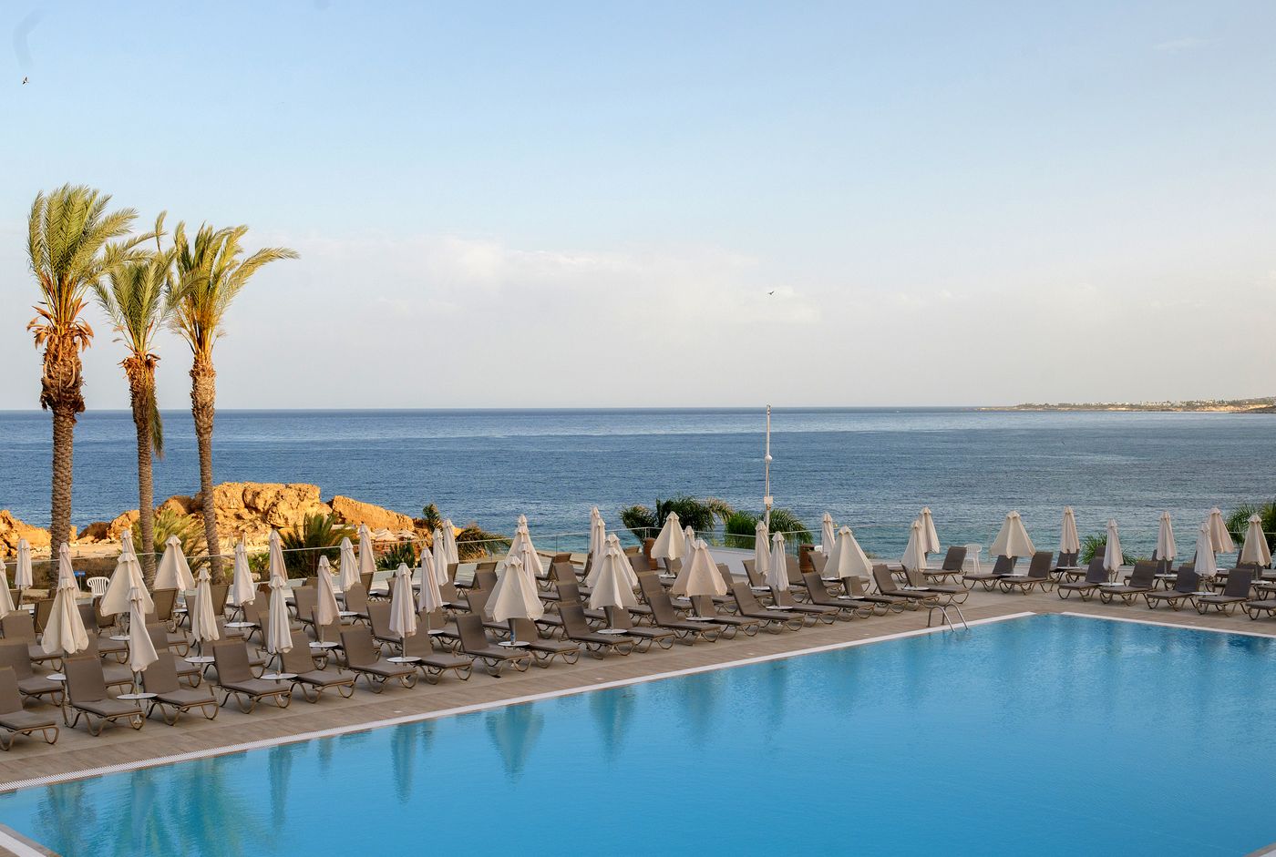 Queens-Bay-Hotel-Pool-61