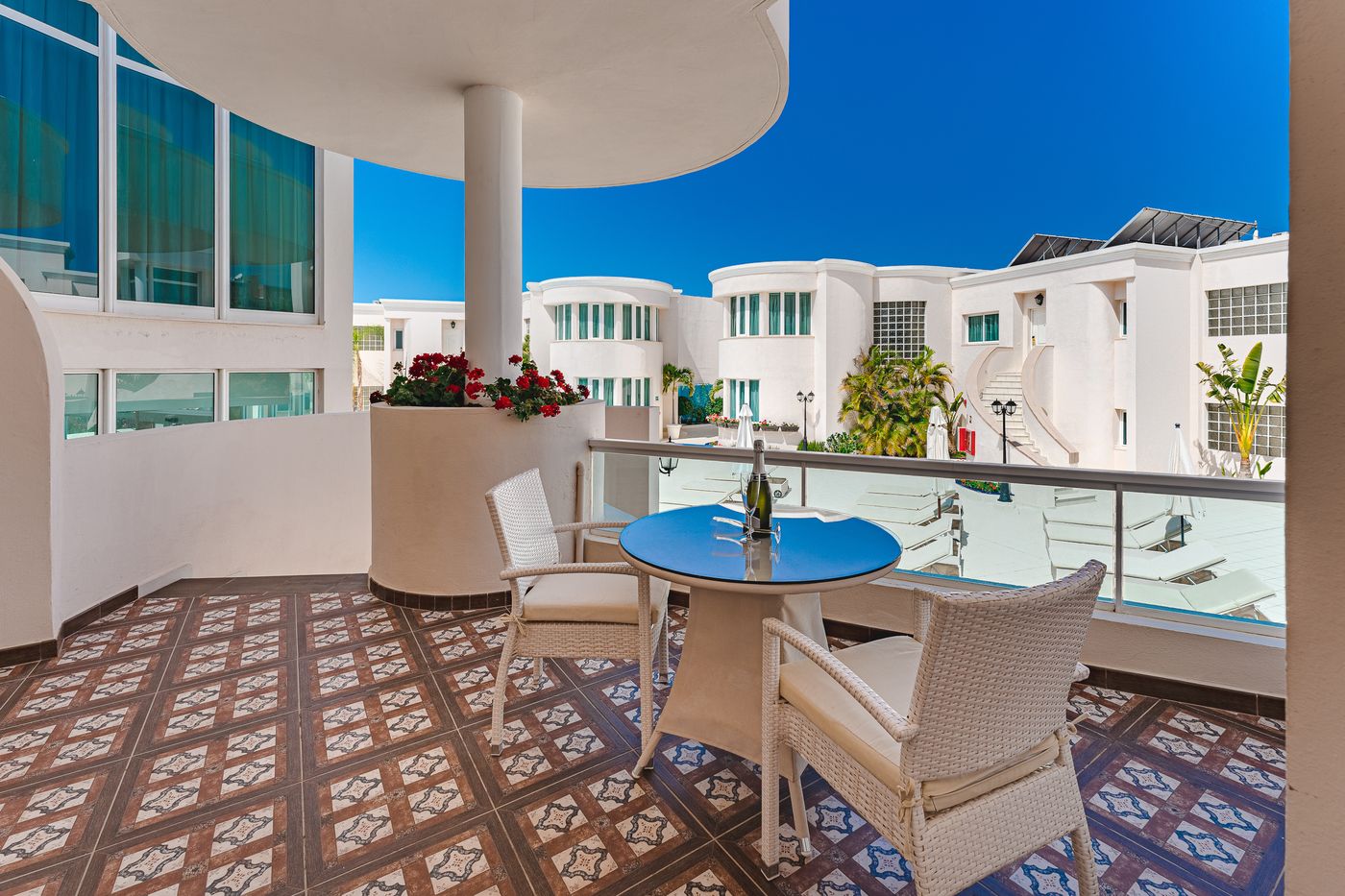 Flamingo-Suites-Room-80