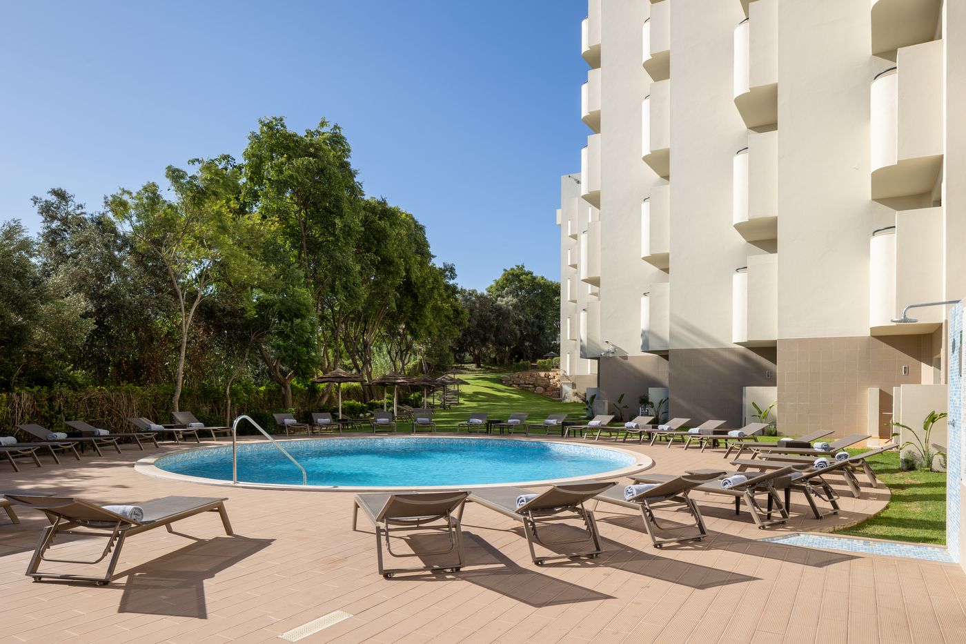 Holiday-Inn-Algarve--ex-Real-Bellavista--Pool-2