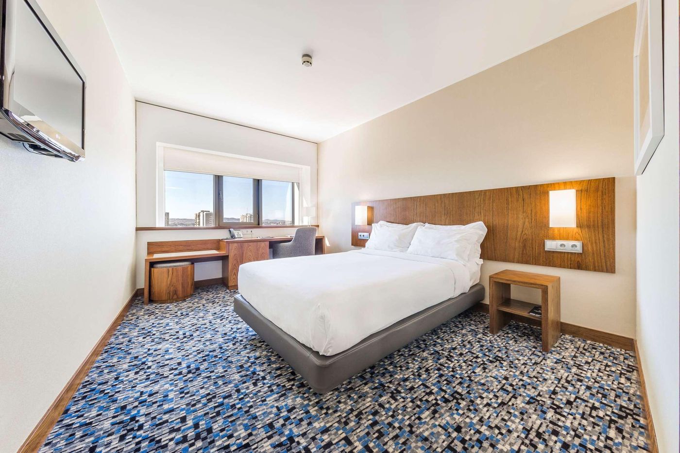 Ramada-by-Wyndham-Lisbon-Room-23