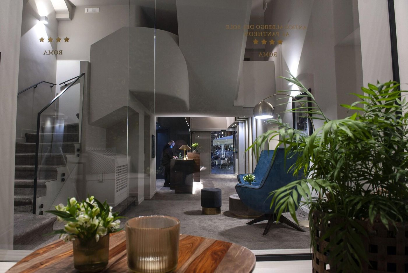 Antico-Albergo-del-Sole-al-Pantheon-Lobby-17