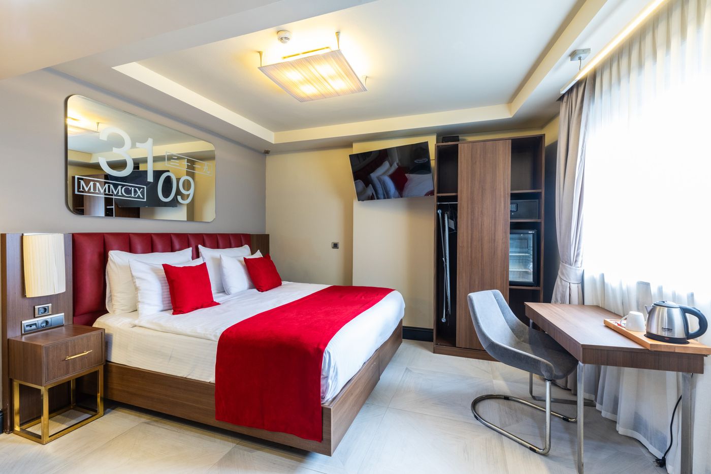 Ramada-by-Wyndham-Istanbul-Pera-Room-17