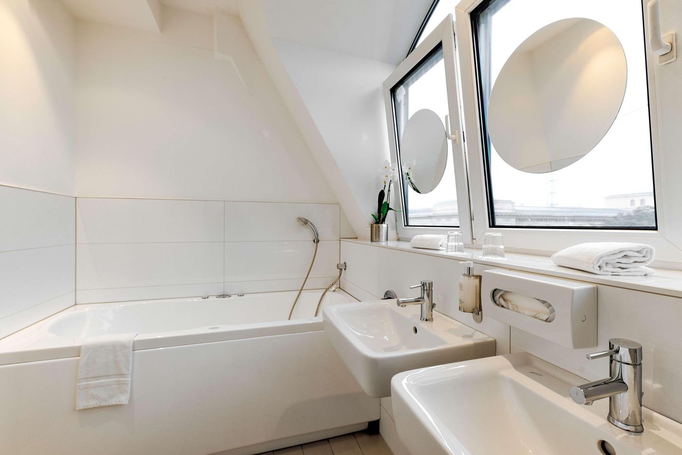 Berlin-Mitte-by-Campanile-Room-43