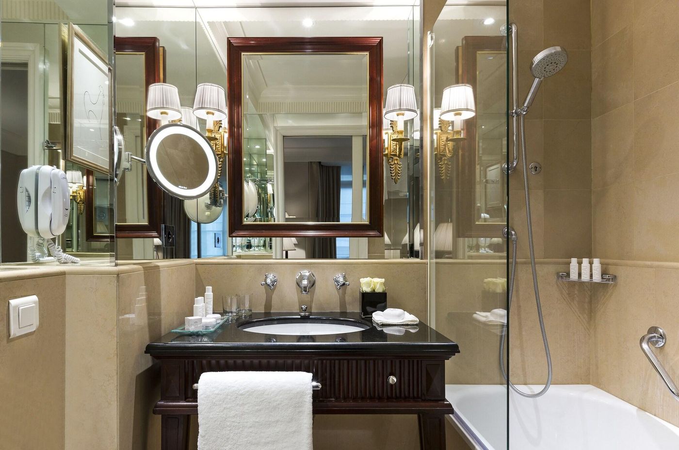 Hotel-Francois-1er-Room-28