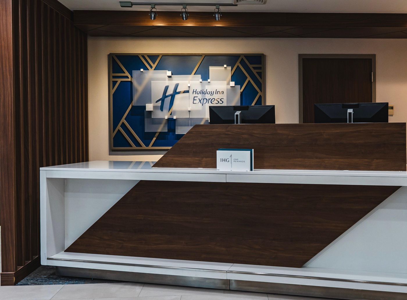 Holiday Inn Express Frazer-Malvern-United States-Frazer-Lobby-8