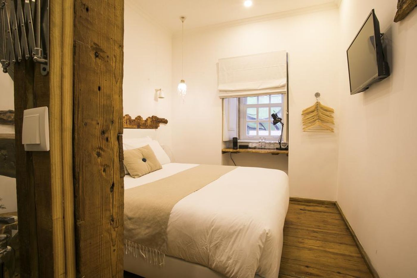 262-Boutique-Hotel-Room-16