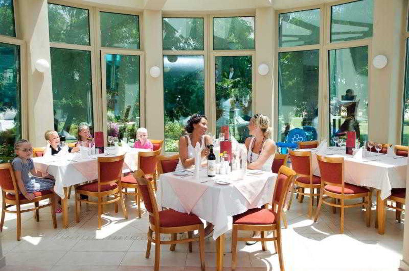 Jeravi-Restaurant-13