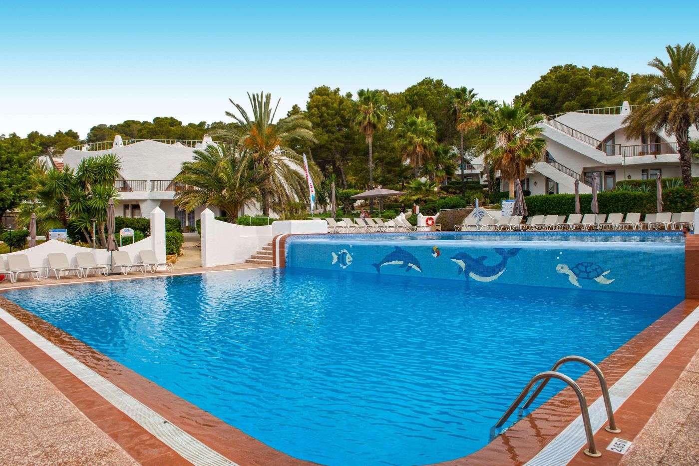 Marble-Hotel-Stella-Maris-Pool-6