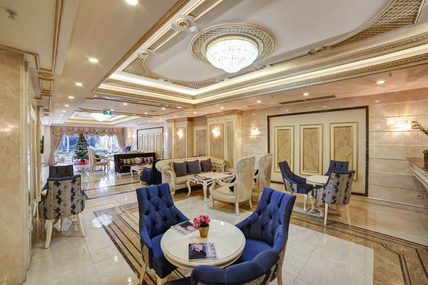 Halifaks-Hotel-Lobby-1