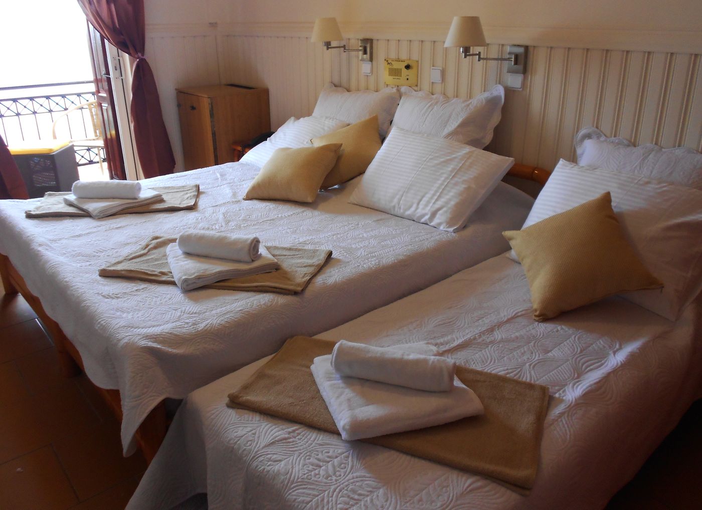 Sunrise-Beach-Room-19