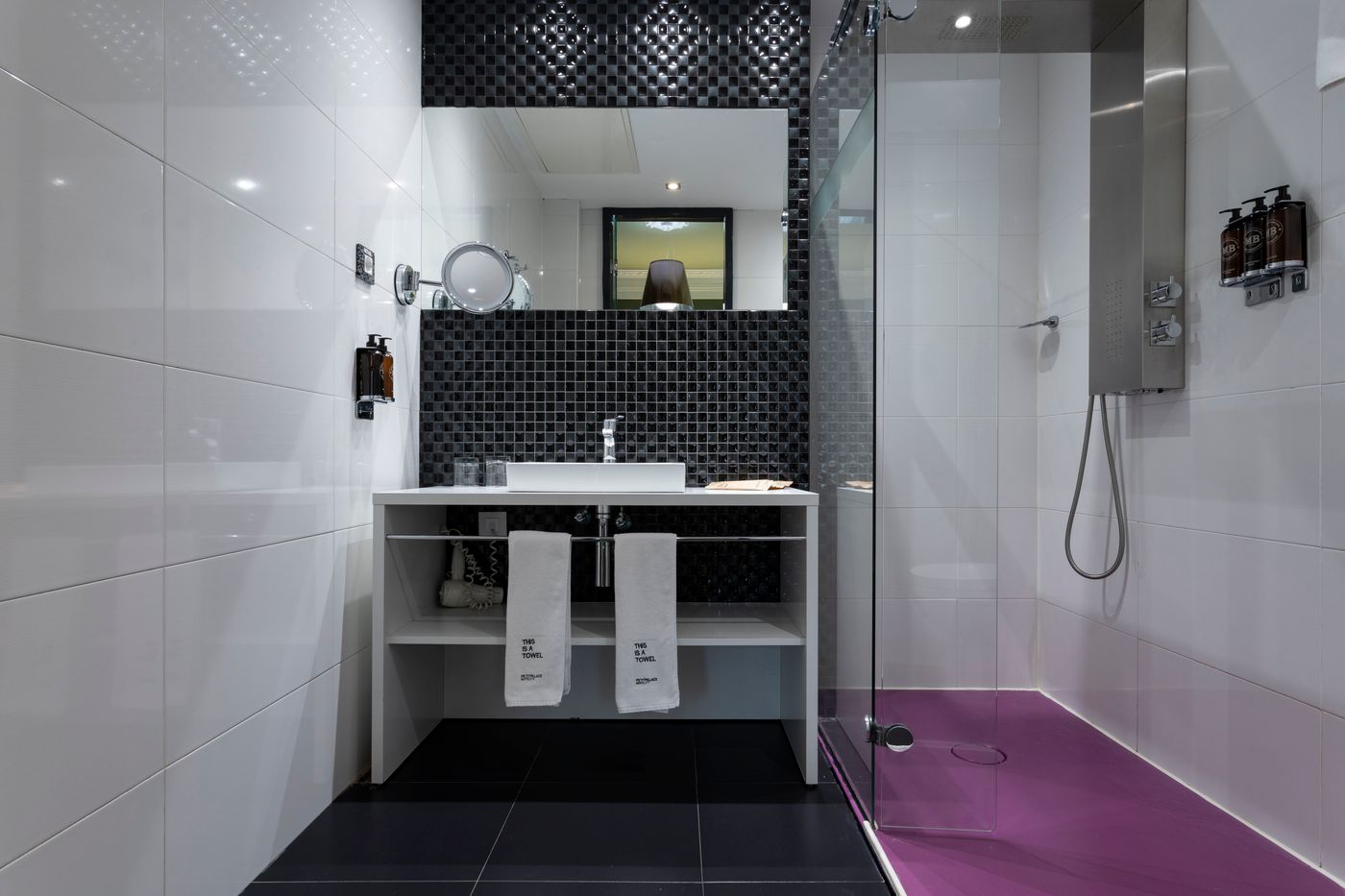 Petit-Palace-Lealtad-Plaza-Room-53