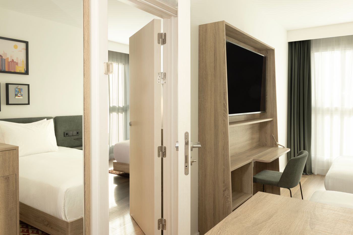 Hampton-By-Hilton-Malaga-Martiricos-Room-14