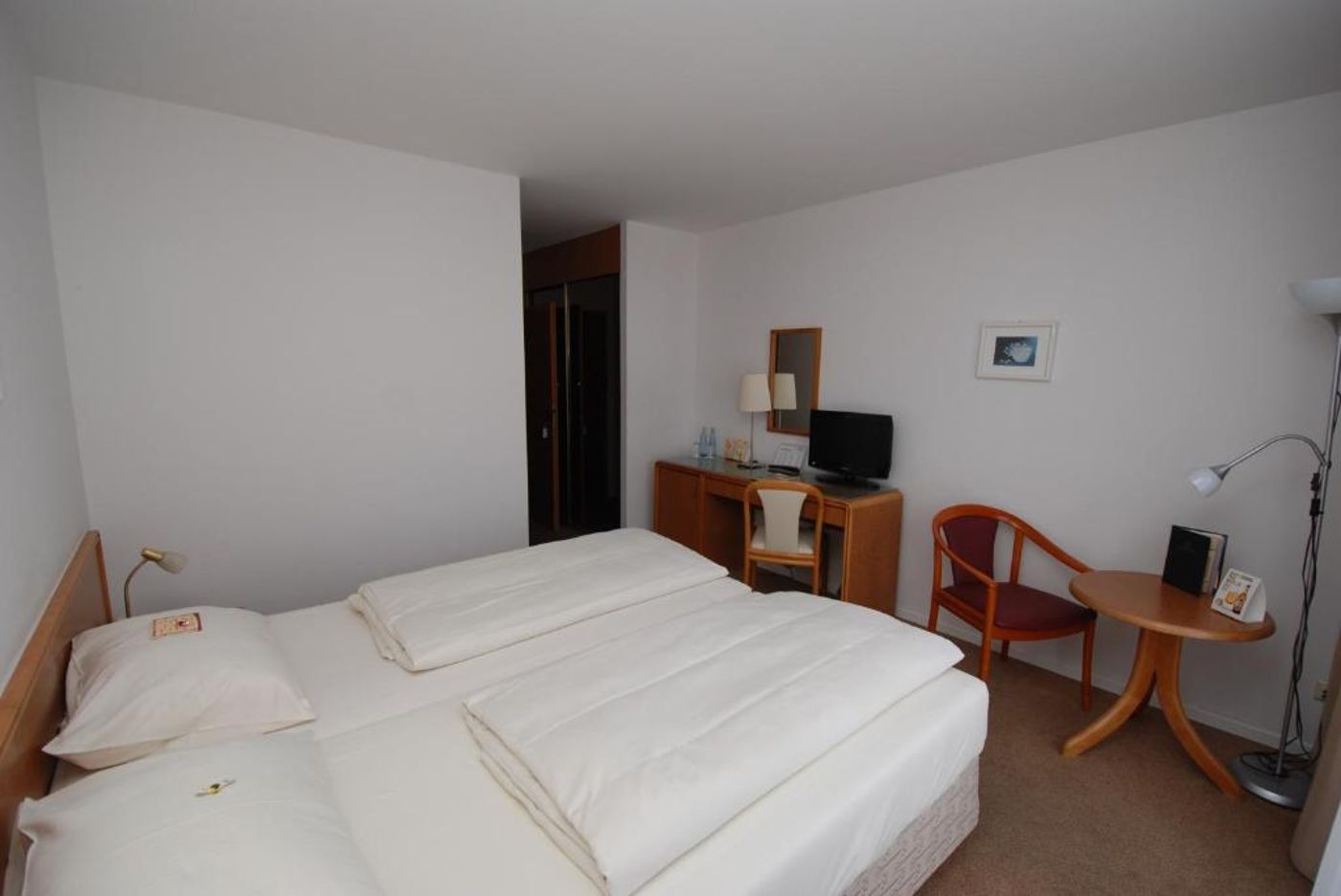 HK Hotel Dusseldorf City - Germany - DUSSELDORF - Room - 8