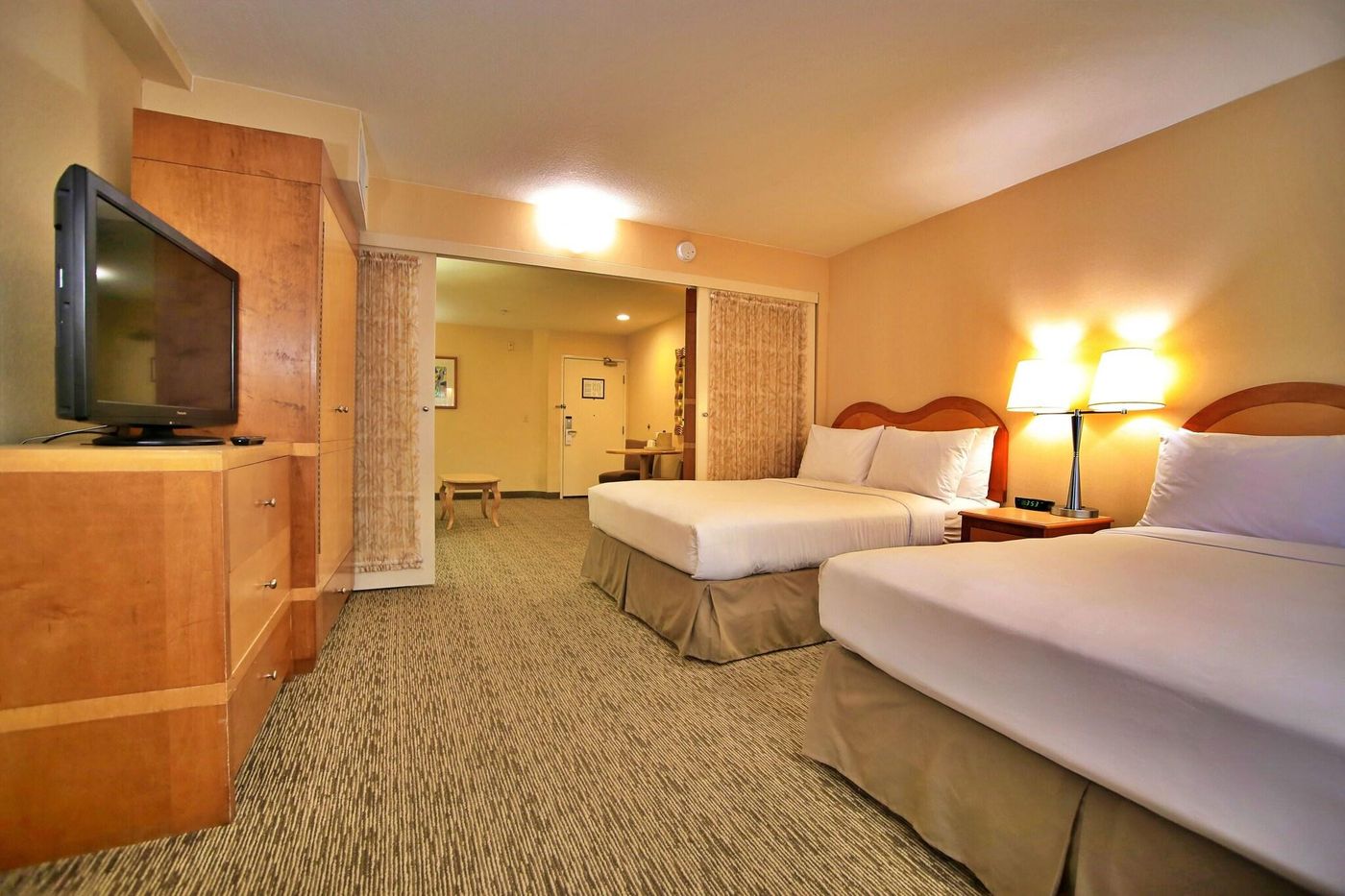 Anaheim-Portofino-Inn-Suites-Room-12