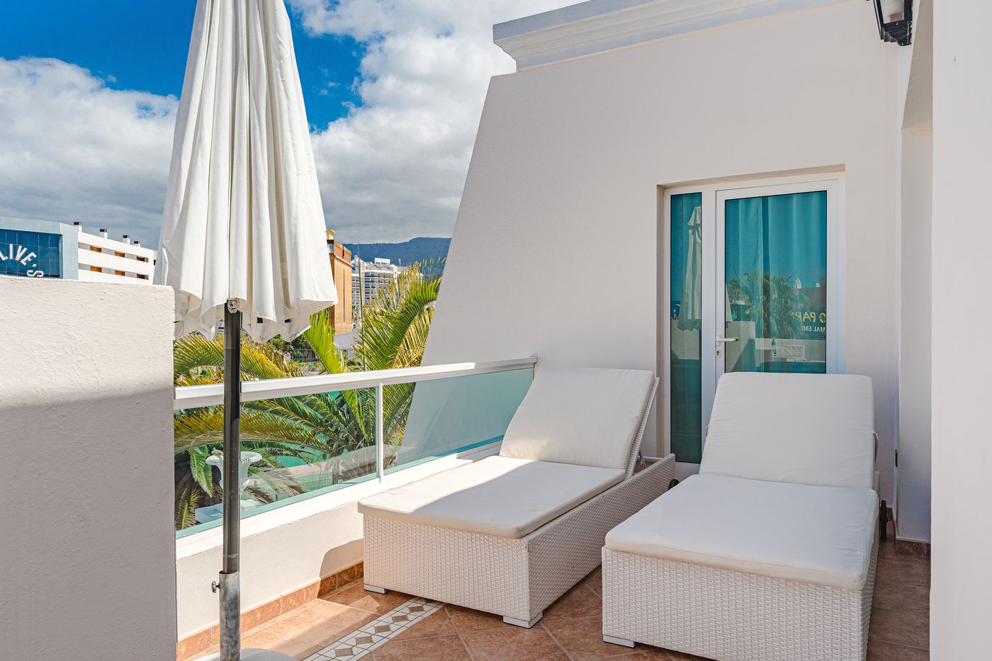 Flamingo-Suites-Room-89