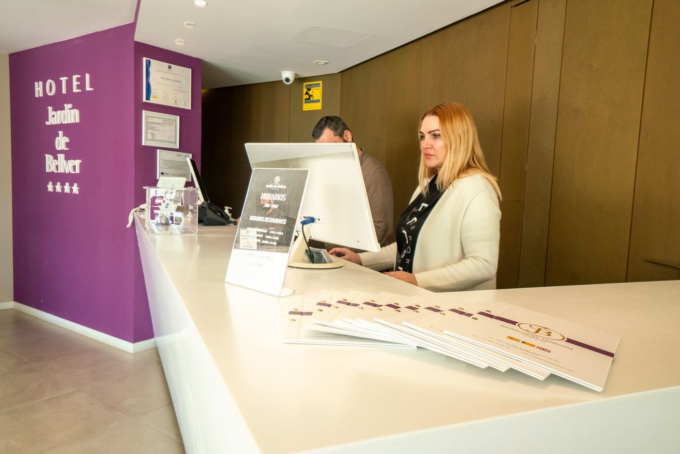 Hotel-Jardin-De-Bellver-Lobby-26